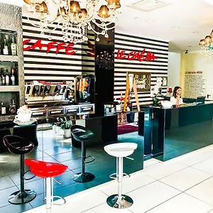 Le Cinéma Hotel
